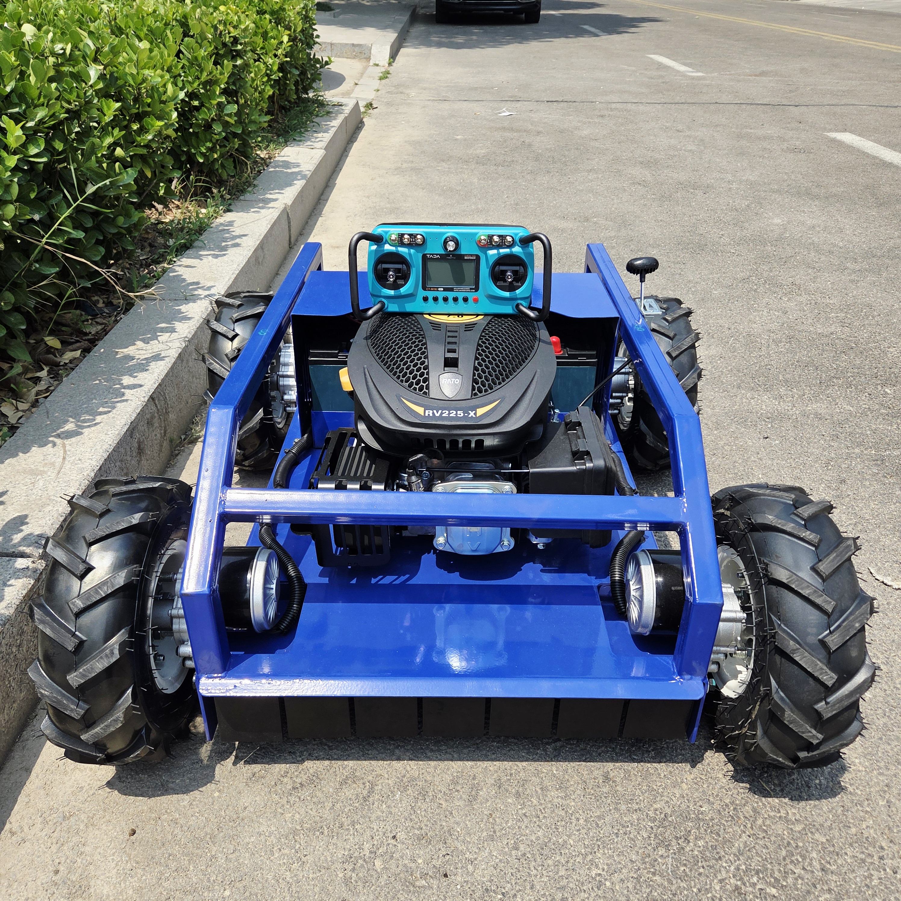 Smart Remote-Controlled Lawn M - огляд і ціна Smart Garden Design